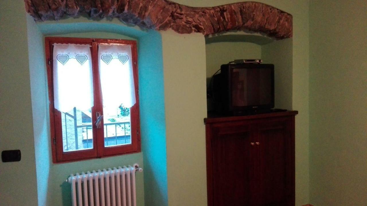 Il Borgo Di Monica Villa Domodossola Eksteriør bilde