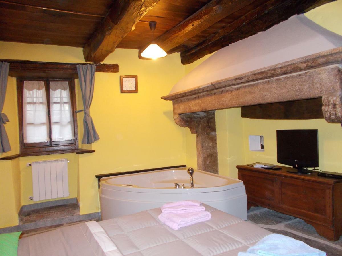 Il Borgo Di Monica Villa Domodossola Eksteriør bilde