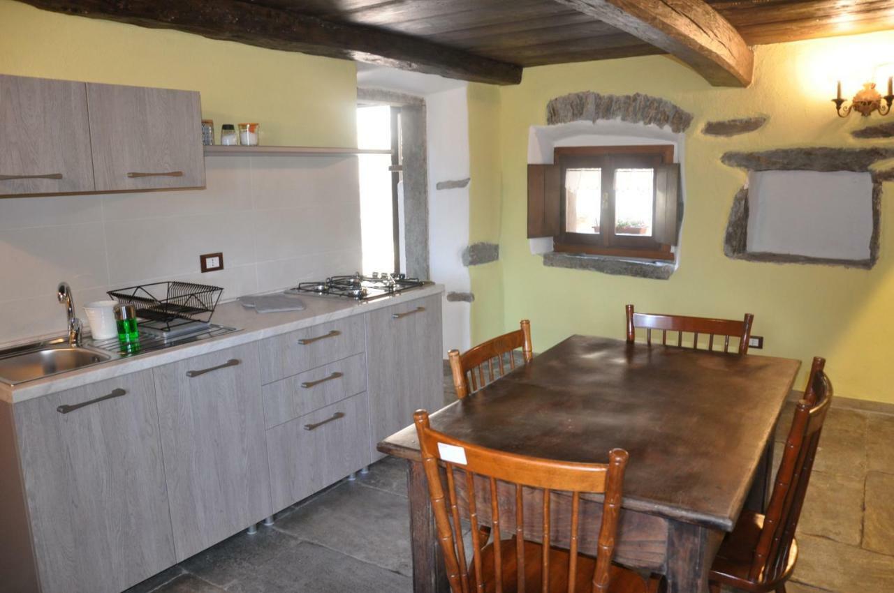Il Borgo Di Monica Villa Domodossola Eksteriør bilde