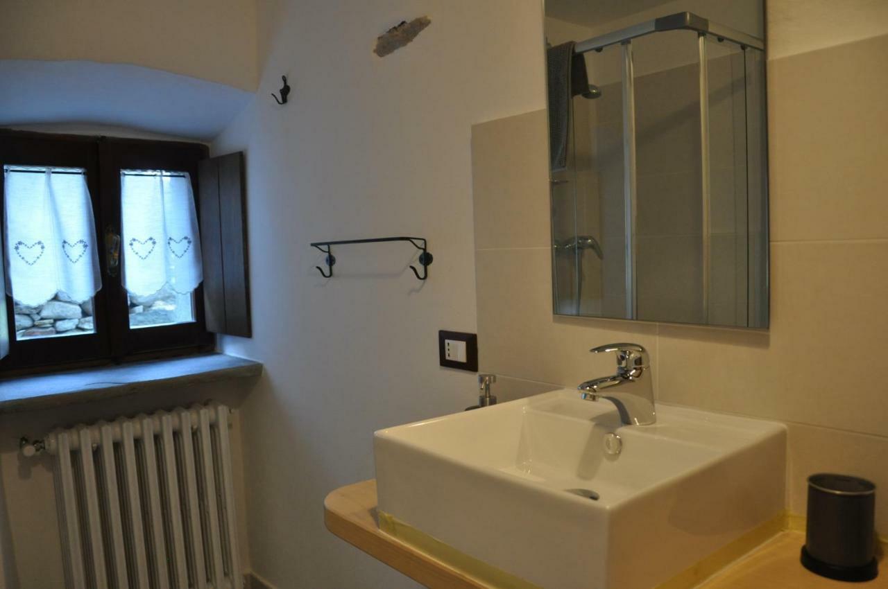 Il Borgo Di Monica Villa Domodossola Eksteriør bilde