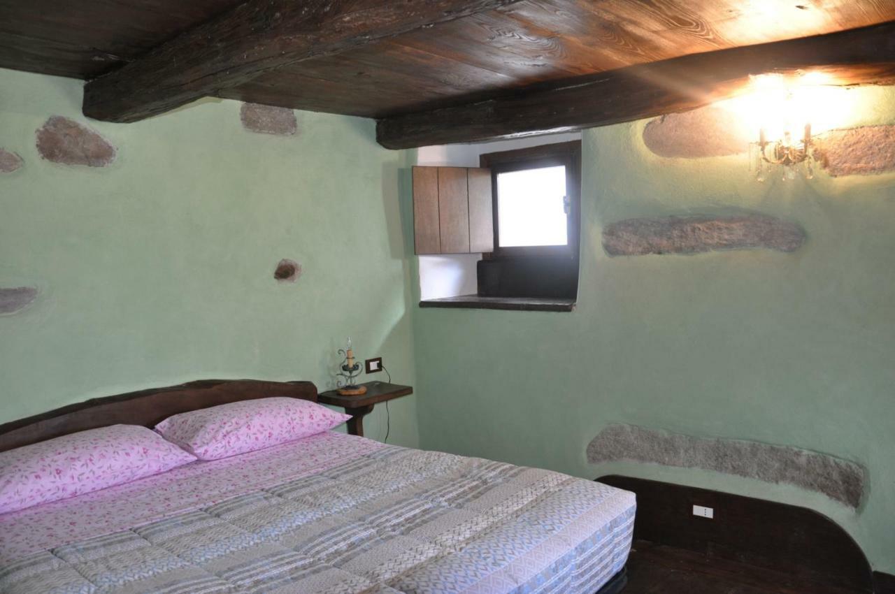 Il Borgo Di Monica Villa Domodossola Eksteriør bilde